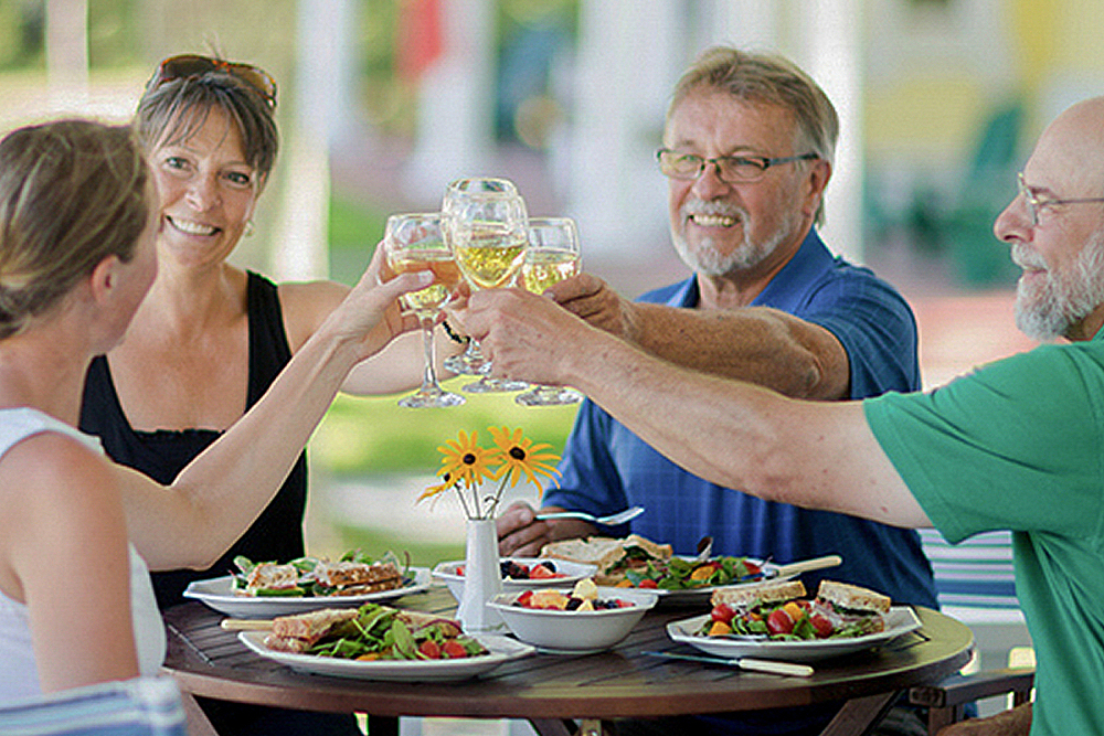 -Dine-in eating local organic foods